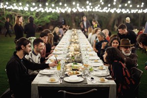 VIP Dinner at Abdelmonem Alserkal’s Home Garden. FIELD MEETING Take 6: Thinking Collections (25–26 January 2019). In Collaboration with Alserkal Avenue, Dubai. Courtesy Asia Contemporary Art Week (ACAW).